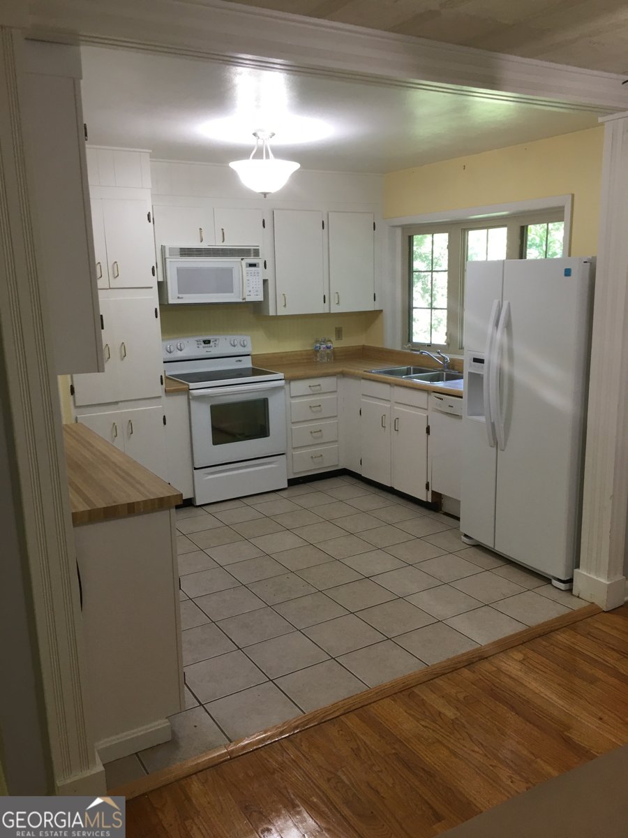 825 Forest Lake Drive Macon - 17