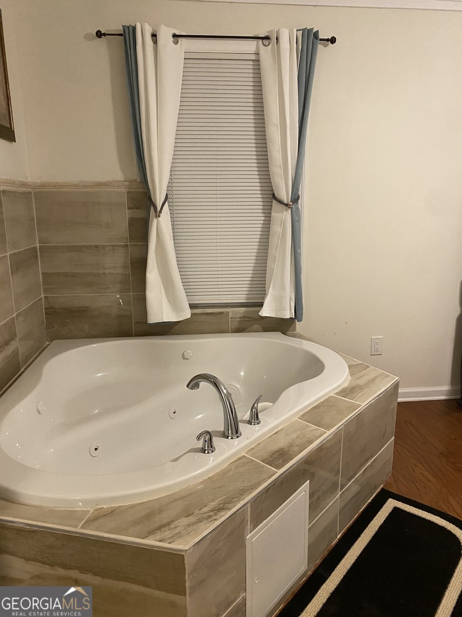 825 Forest Lake Drive Macon - 45