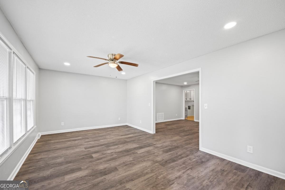 624 Pine Valley Drive Royston - 2