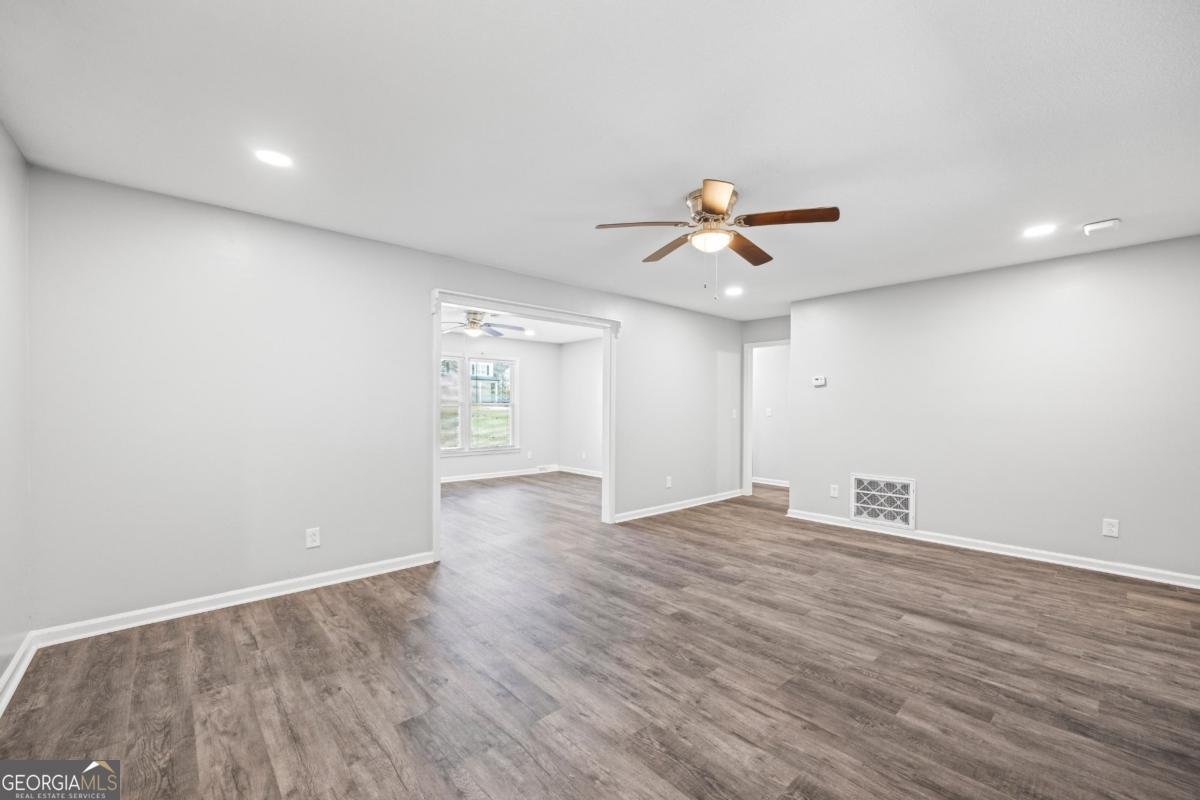 624 Pine Valley Drive Royston - 9