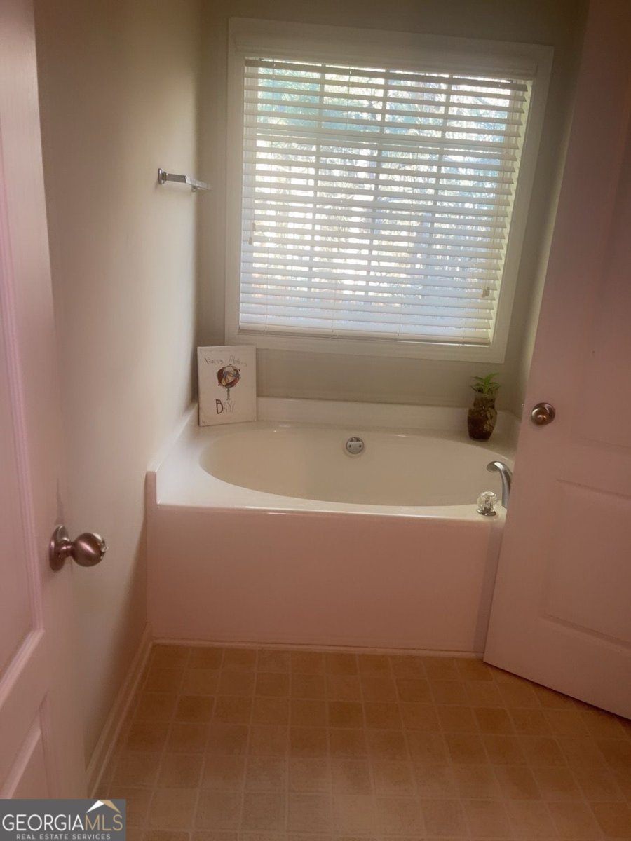 114 Crescent Woode Way Dallas - 21
