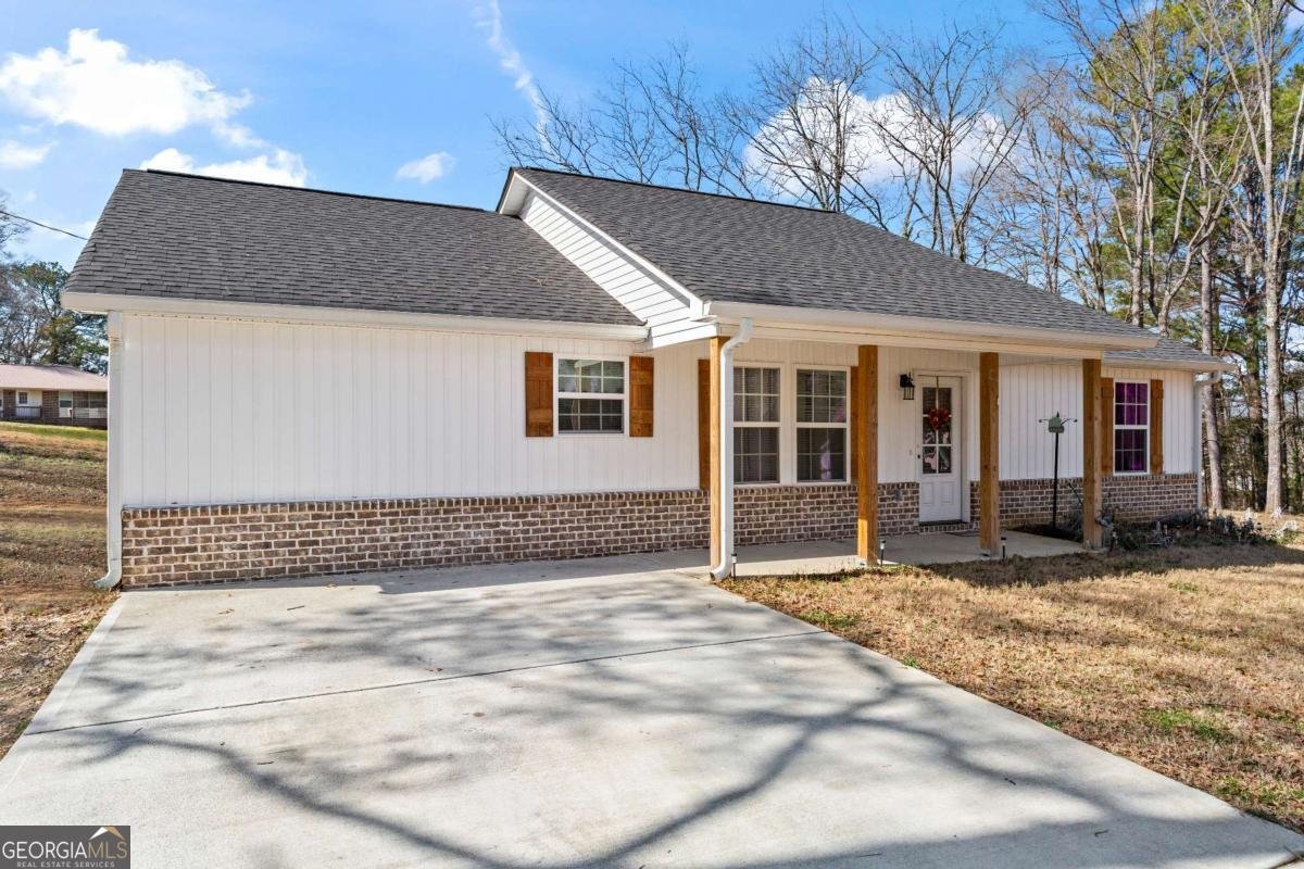 98 Bryant Circle Cedartown - 1
