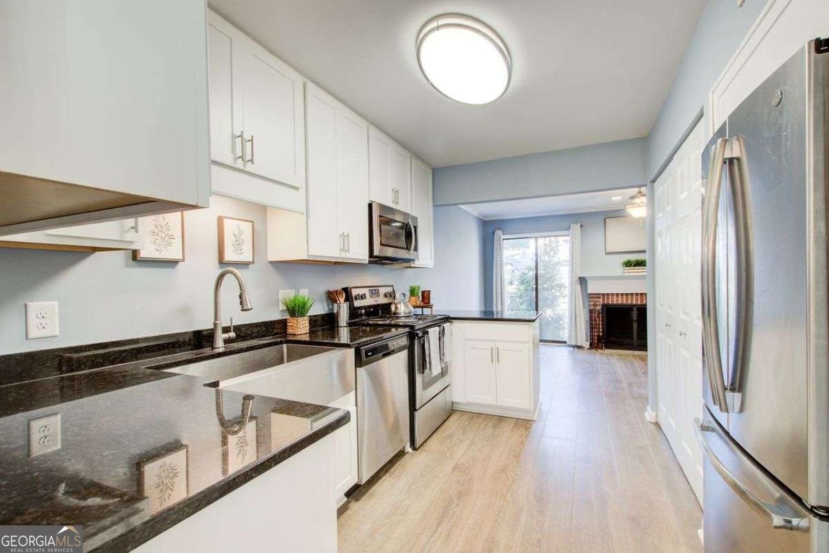 3721 STONEWALL Circle Atlanta - 17