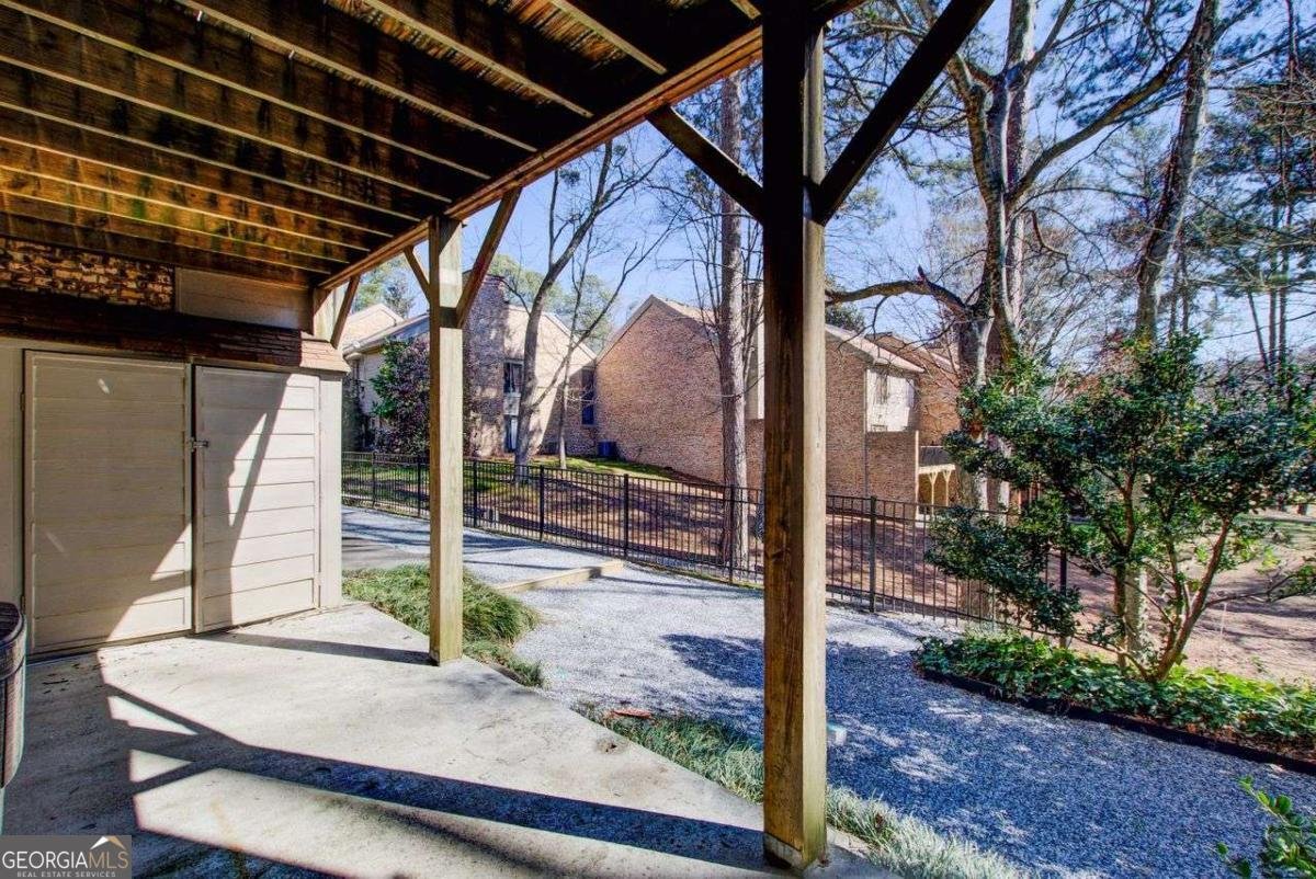 3721 STONEWALL Circle Atlanta - 41
