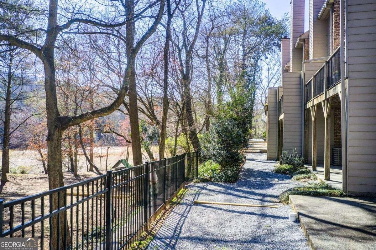 3721 STONEWALL Circle Atlanta - 46