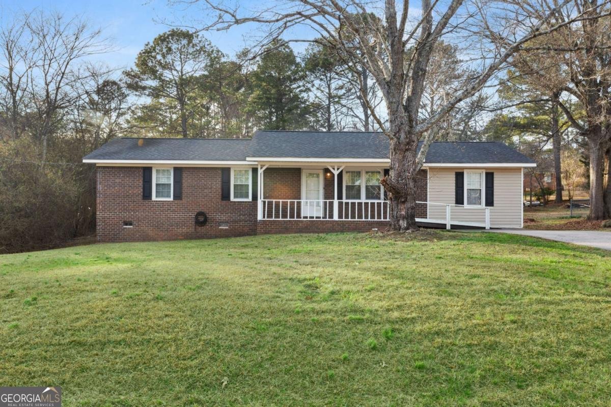 11 Lakemont Drive Silver Creek - 1