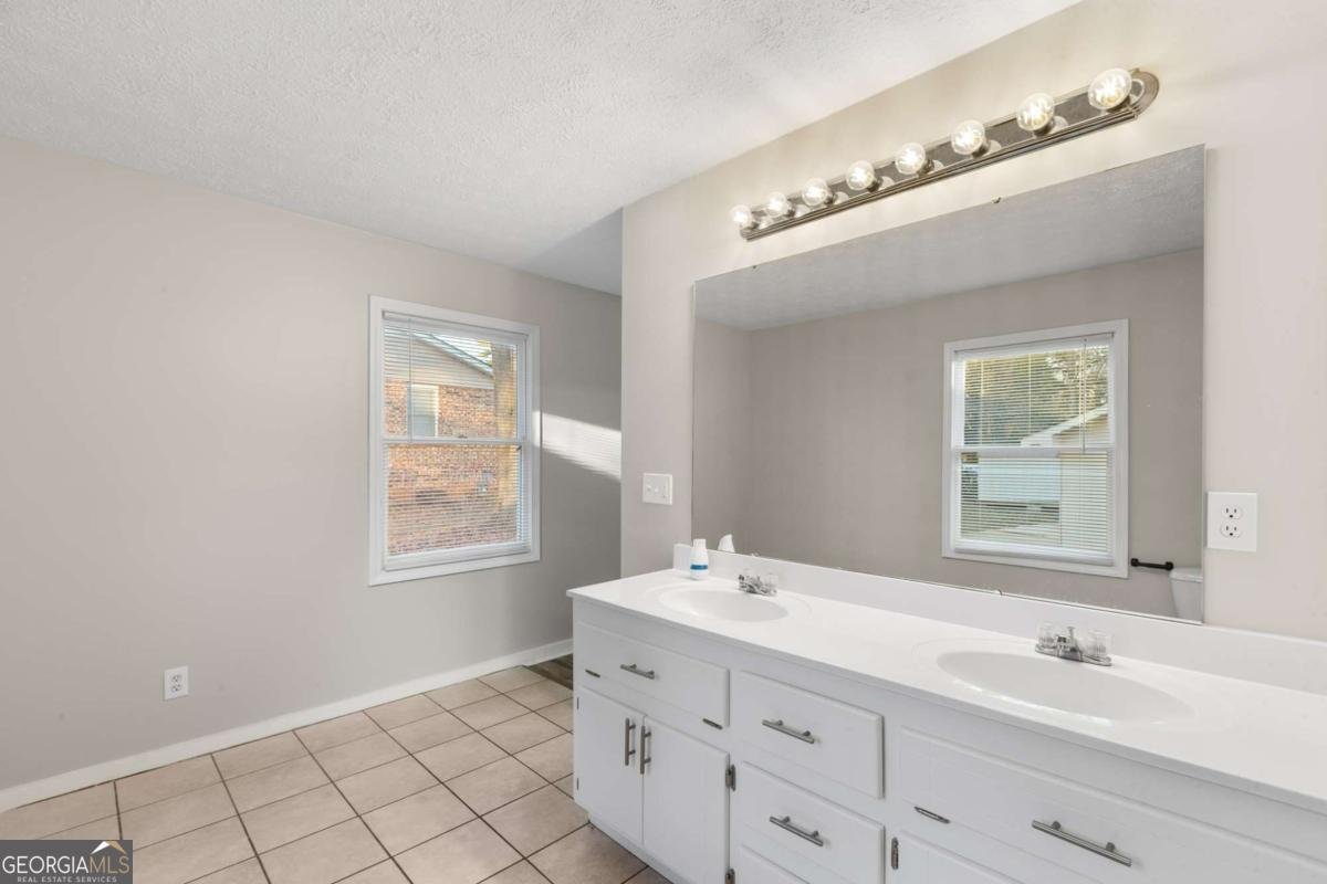 11 Lakemont Drive Silver Creek - 22