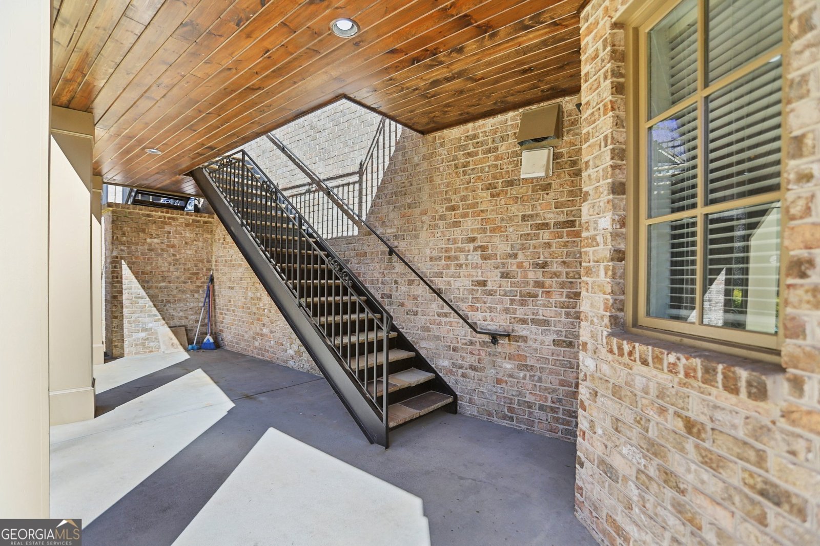 440 Belada Boulevard Sandy Springs - 77