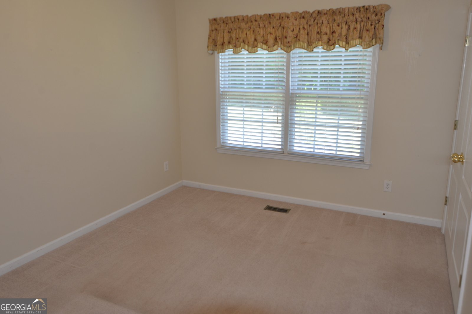 195 Twin Oaks Drive Hampton - 19