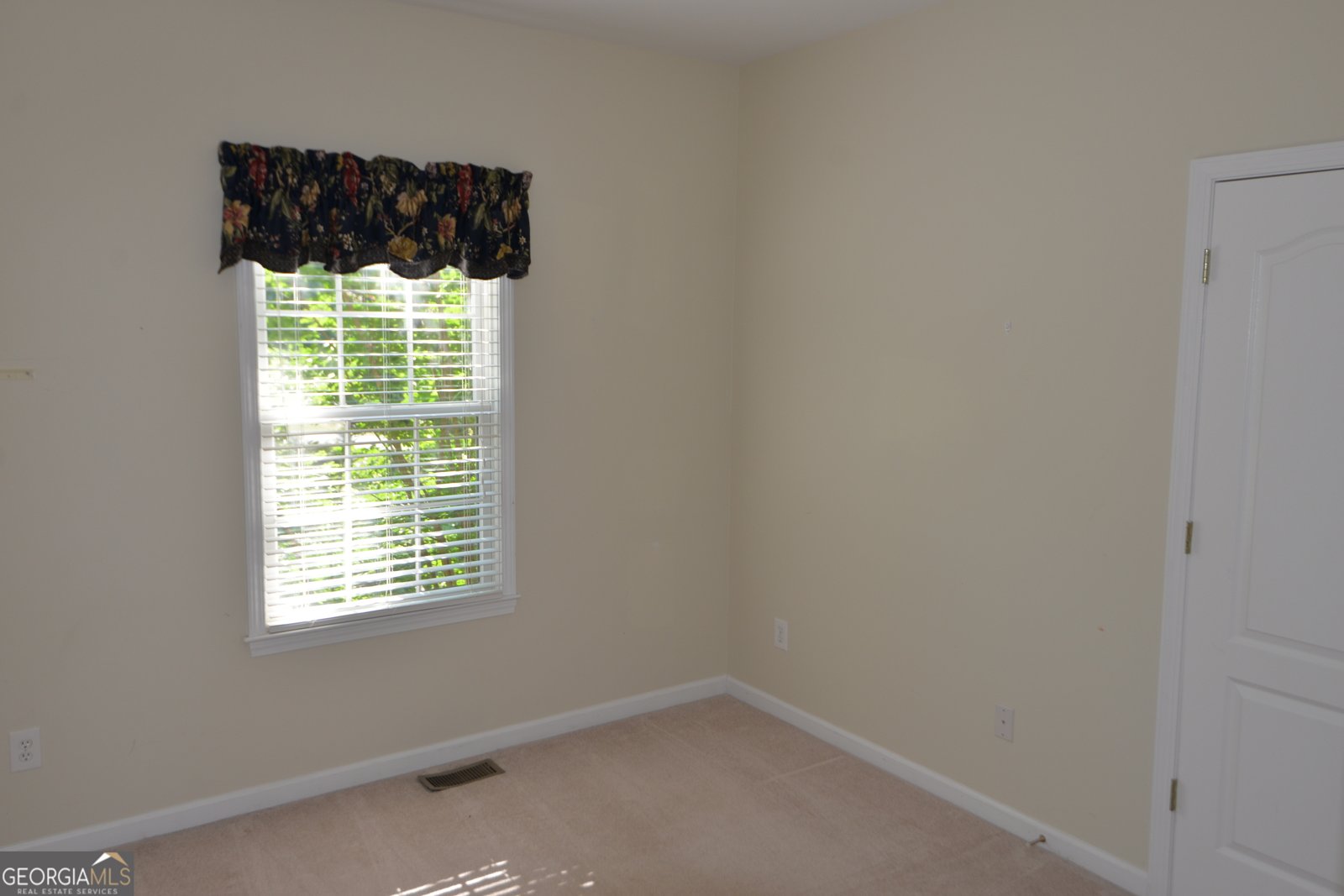 195 Twin Oaks Drive Hampton - 21