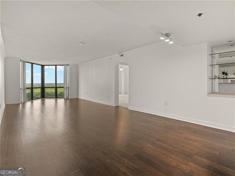 2870 Pharr Court South Atlanta - 20