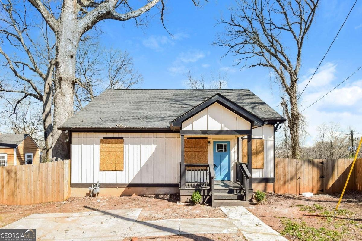 1114 Oak Knoll Terrace Atlanta - 1