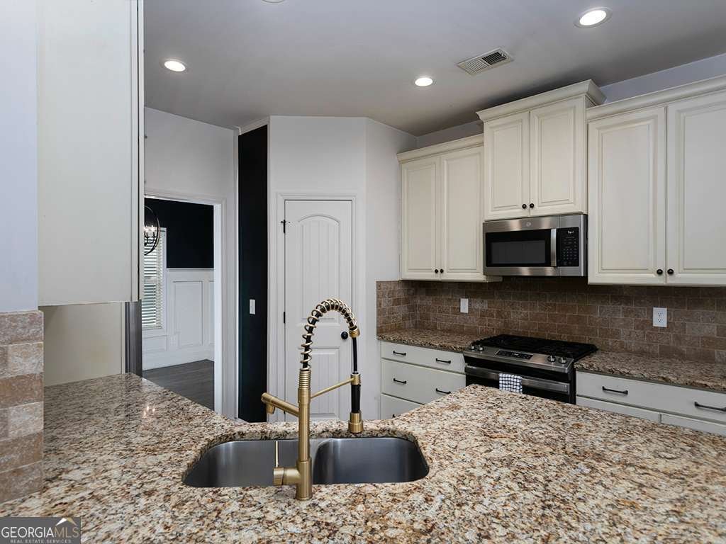 242 Cobblestone Trail Dallas - 15