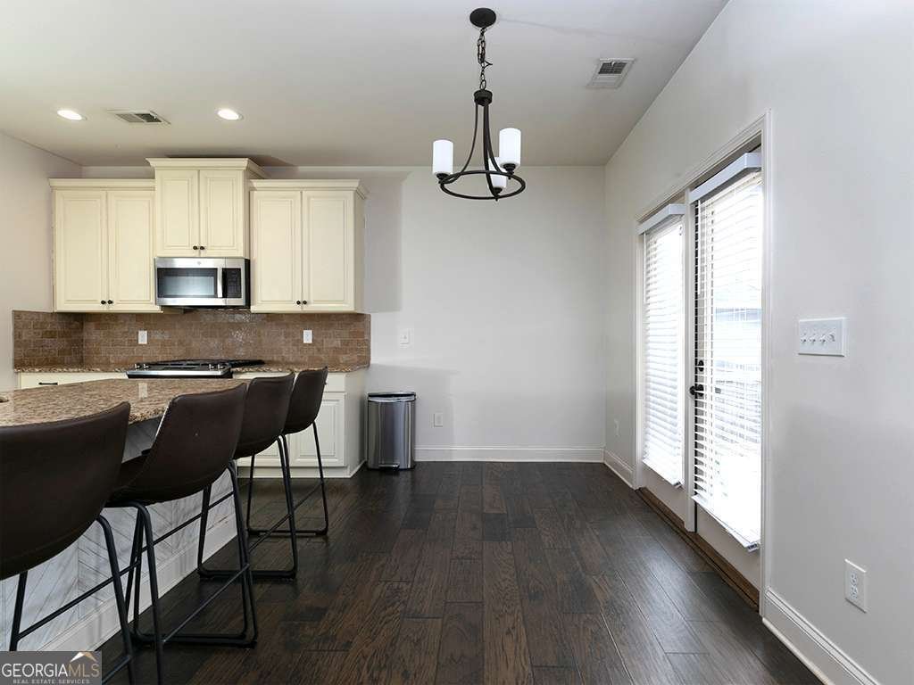 242 Cobblestone Trail Dallas - 16