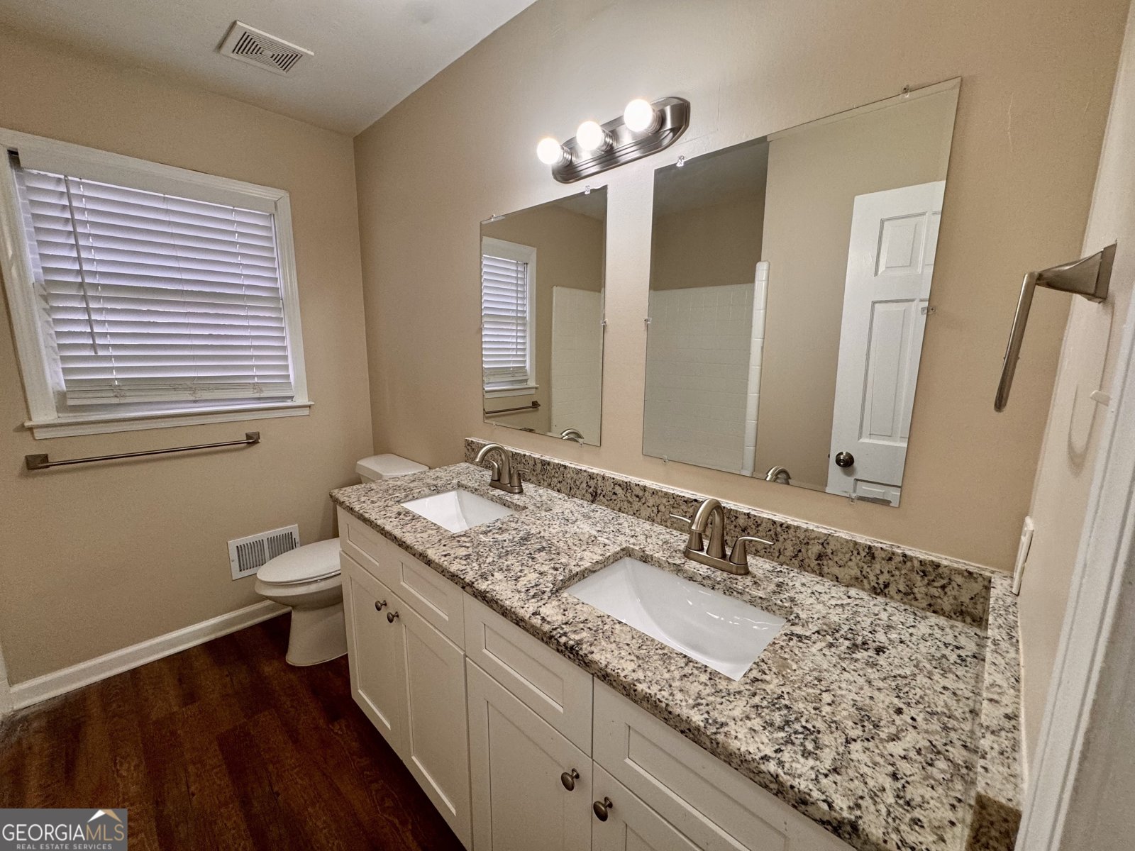 2430 Fern Valley Court East Point - 13