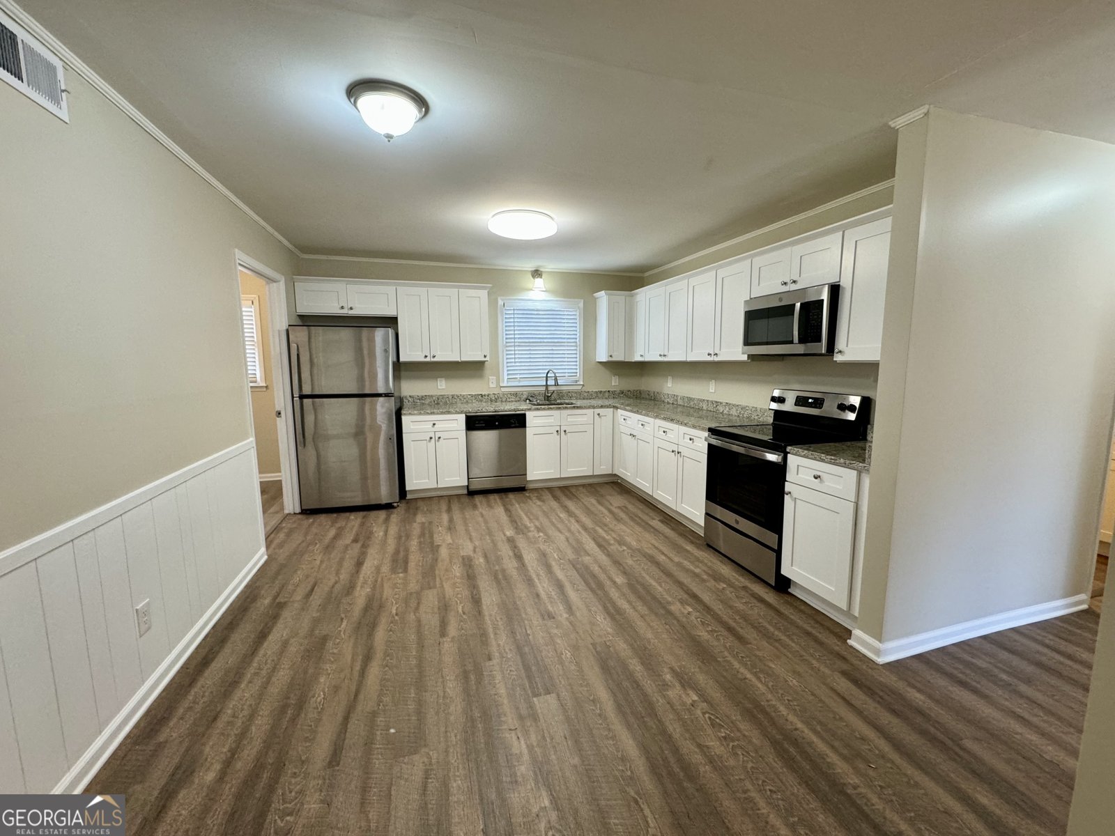 2430 Fern Valley Court East Point - 6