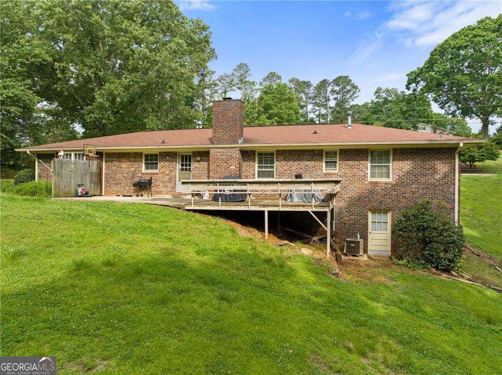 5059 Whispering Pines Drive Gainesville - 28