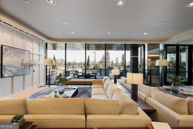 2425 PEACHTREE Road Atlanta - 17