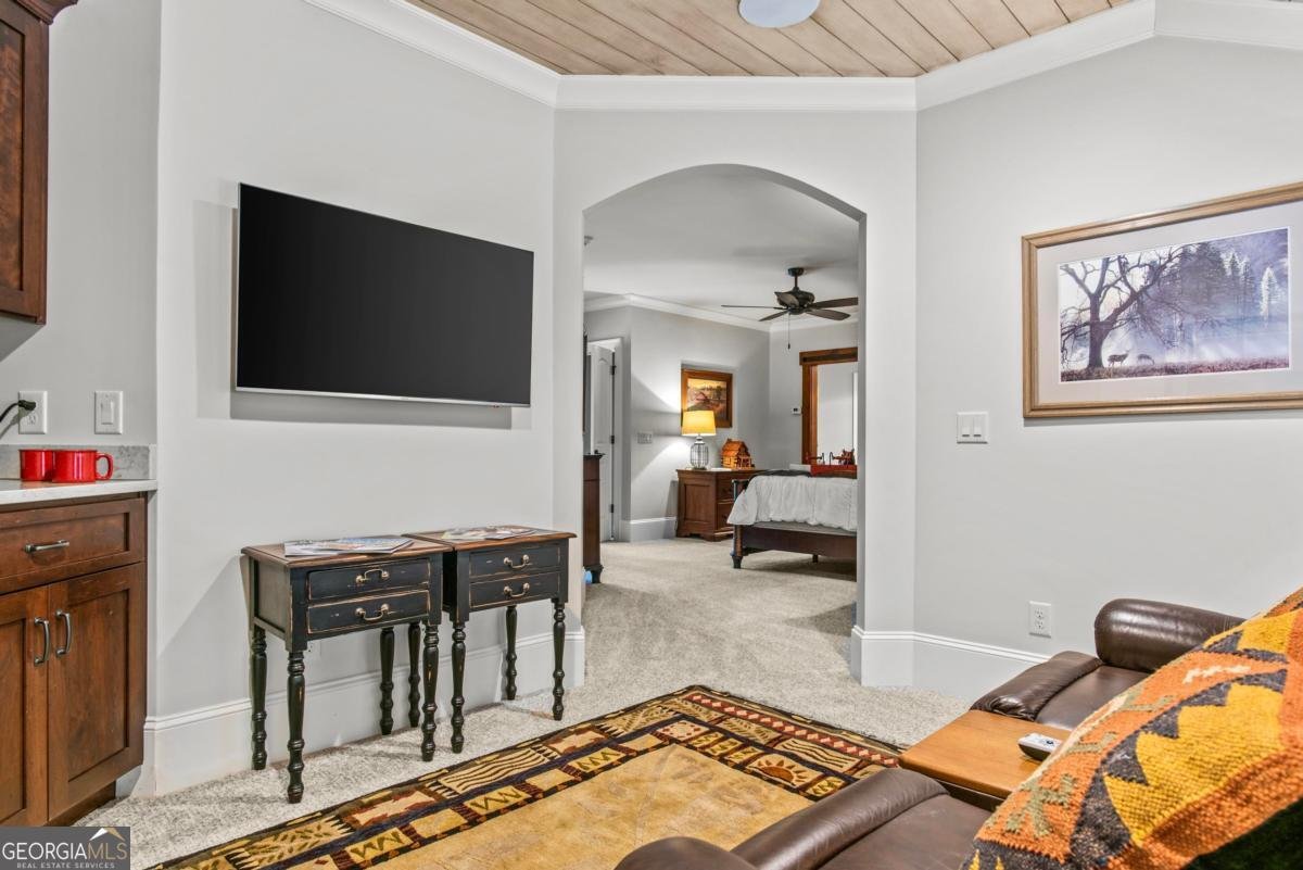 1831 Parrotts Pointe Road Greensboro - 38
