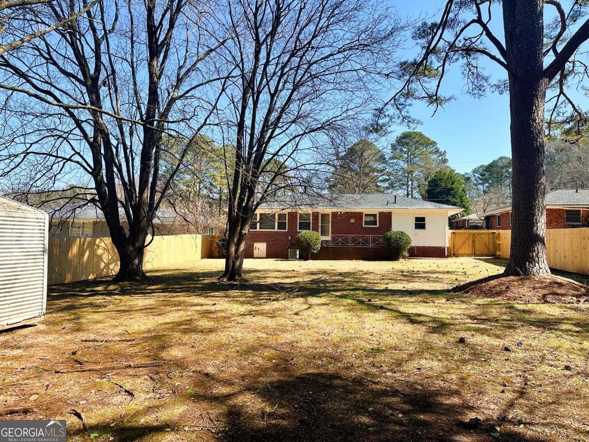 2257 Collins Drive East Point - 31