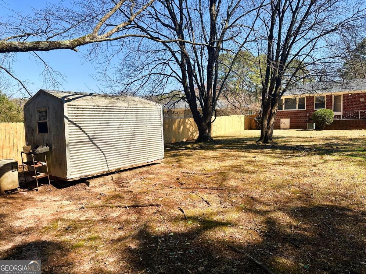 2257 Collins Drive East Point - 32