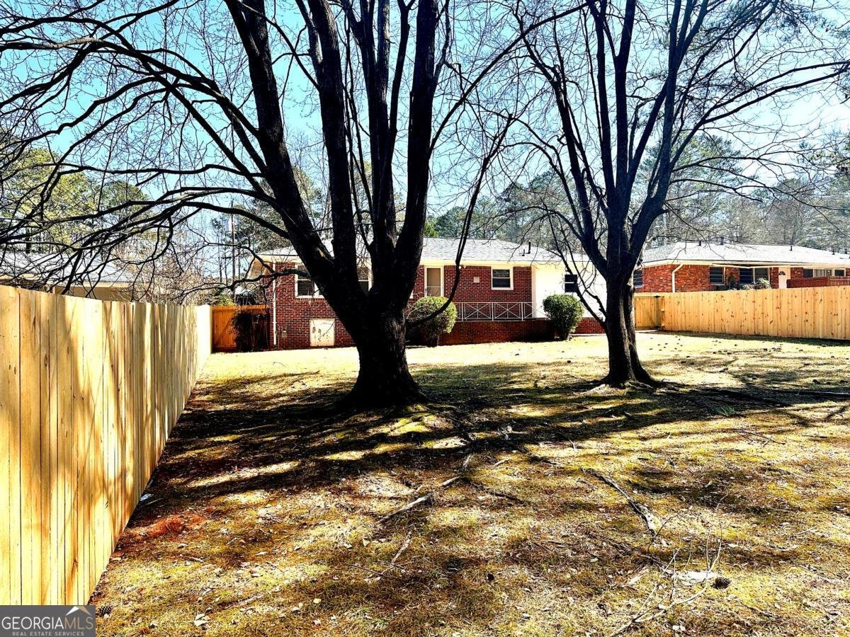 2257 Collins Drive East Point - 34