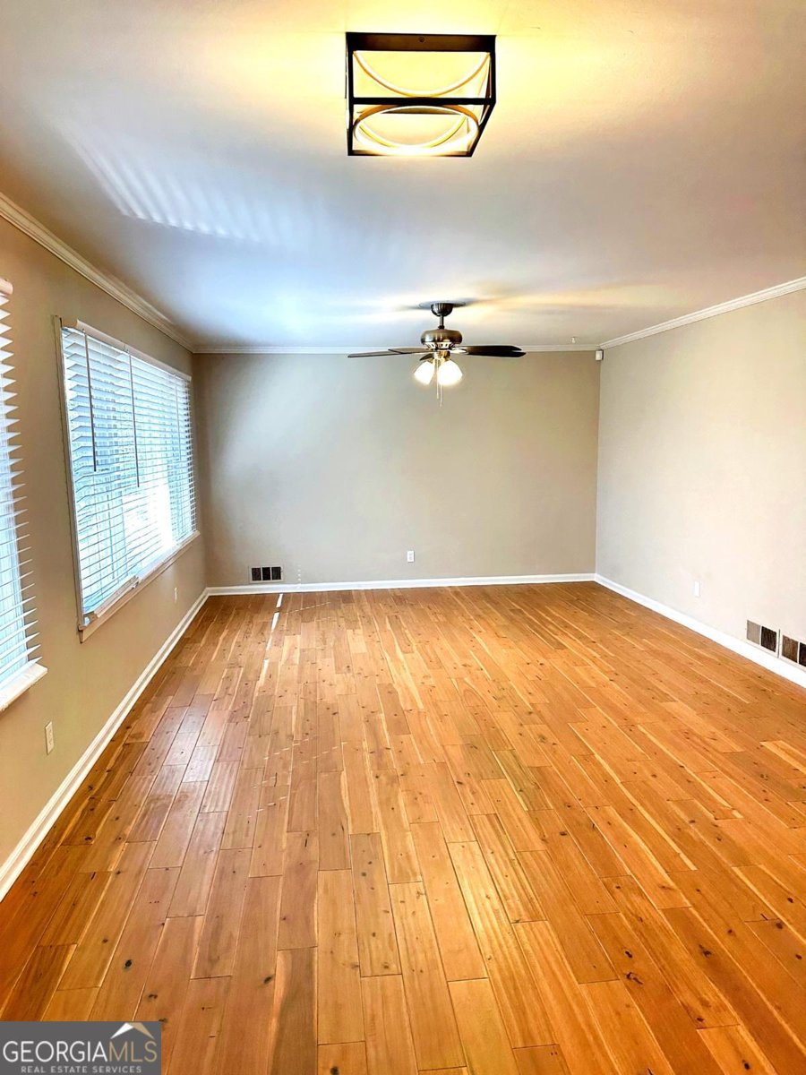 2257 Collins Drive East Point - 7