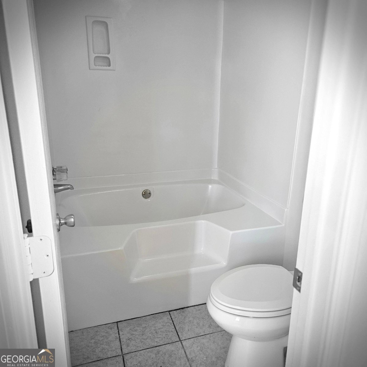 8053 Woodlake Drive Riverdale - 29