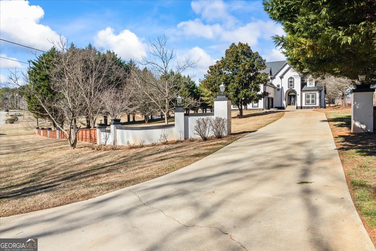 3955 Pucketts Road Snellville - 2