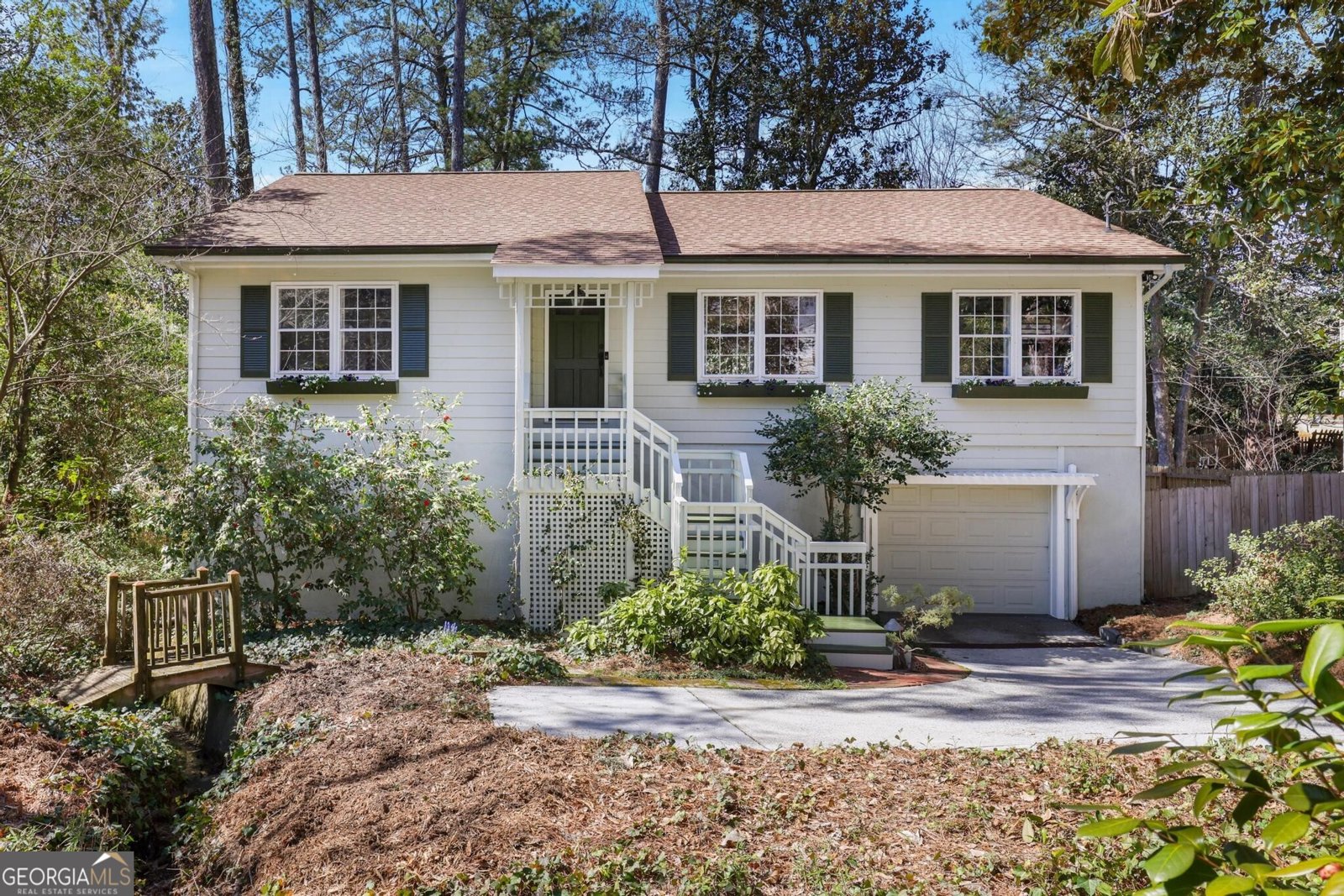 2484 Oldfield Road Atlanta - 1