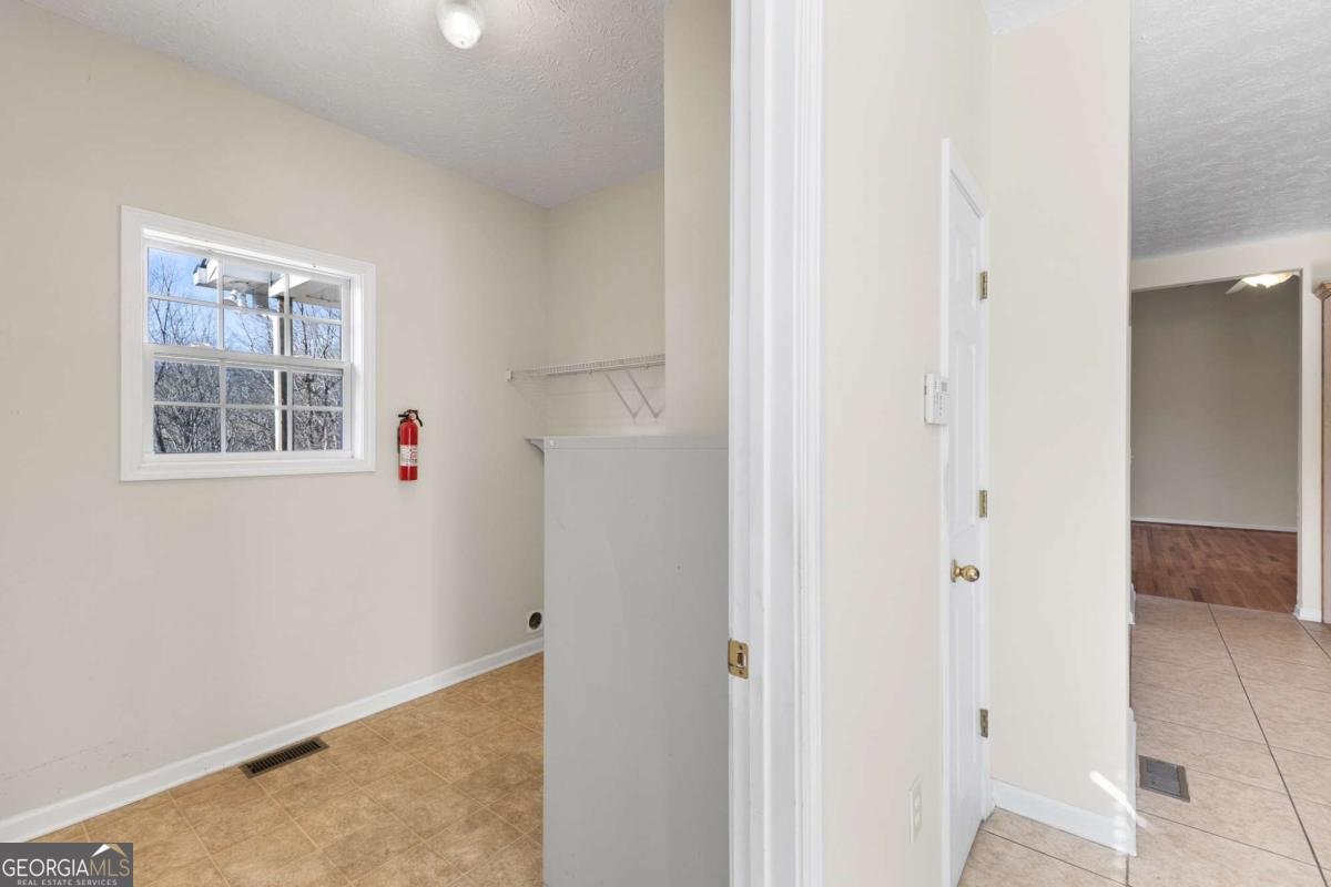3322 Barry Lane Gainesville - 25