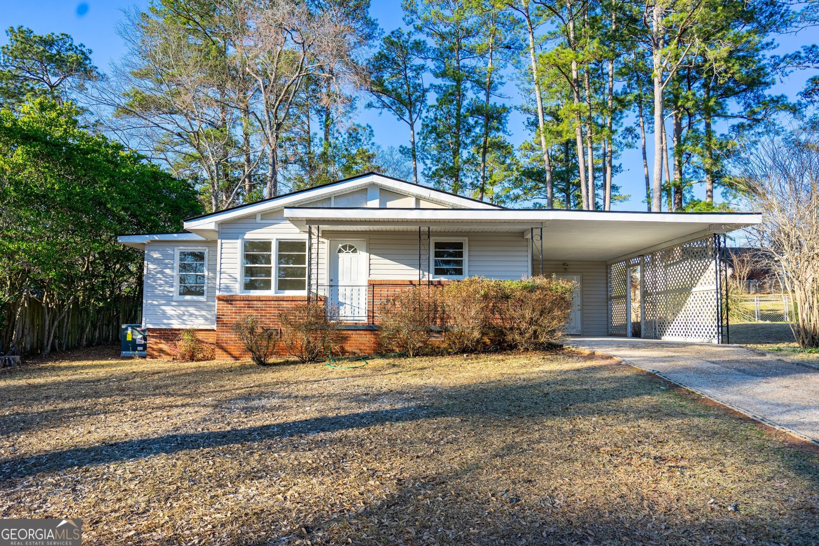 202 Chilton Crescent Lagrange - 1