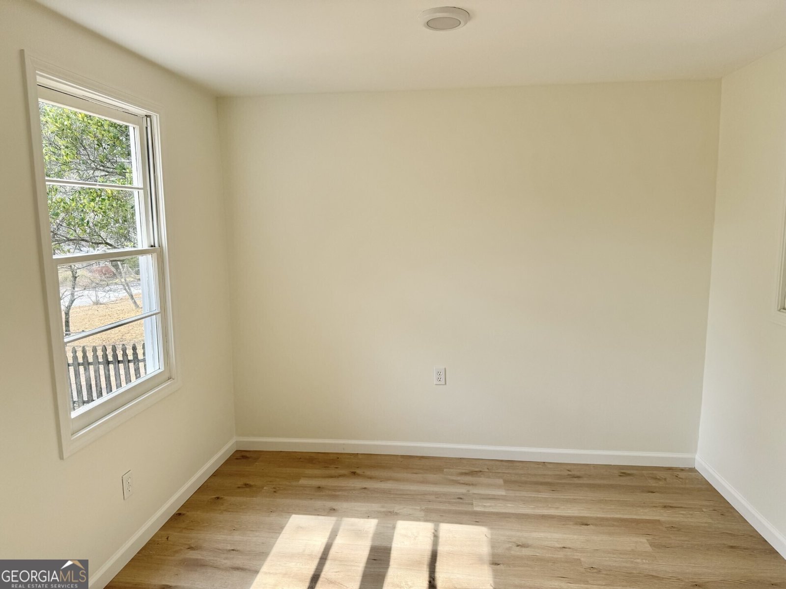 202 Chilton Crescent Lagrange - 4