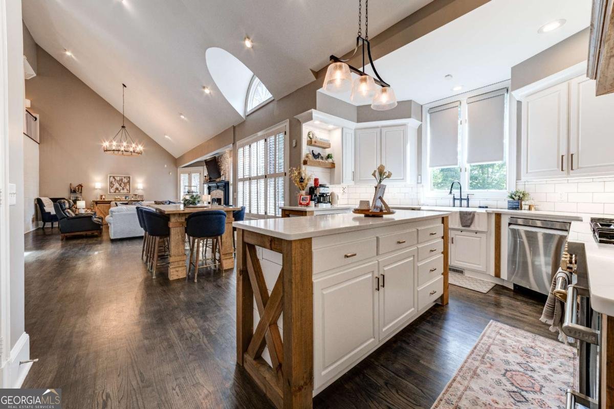 2650 Waters Edge Drive Gainesville - 24
