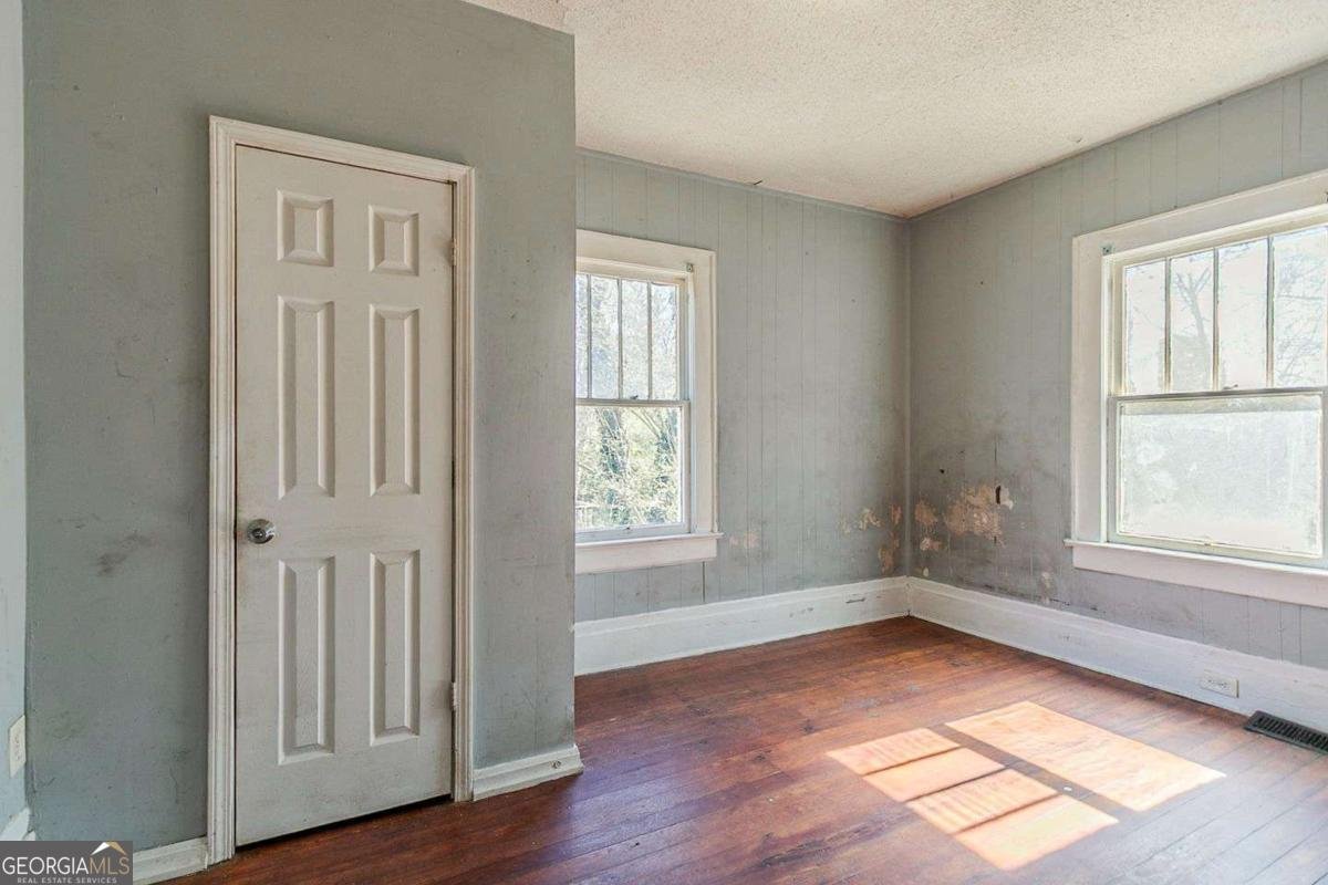 1046 Katherwood Drive Atlanta - 17