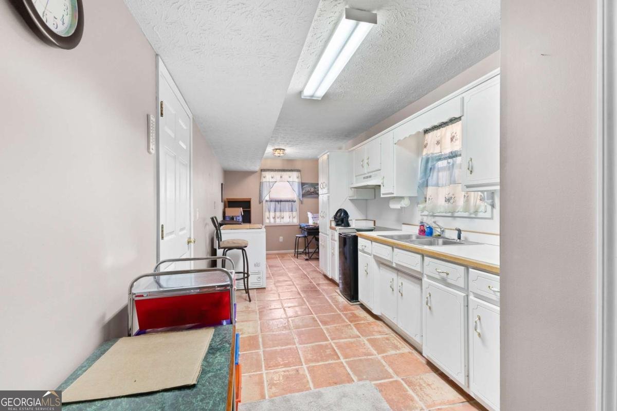 1800 Rockdale Circle Snellville - 27