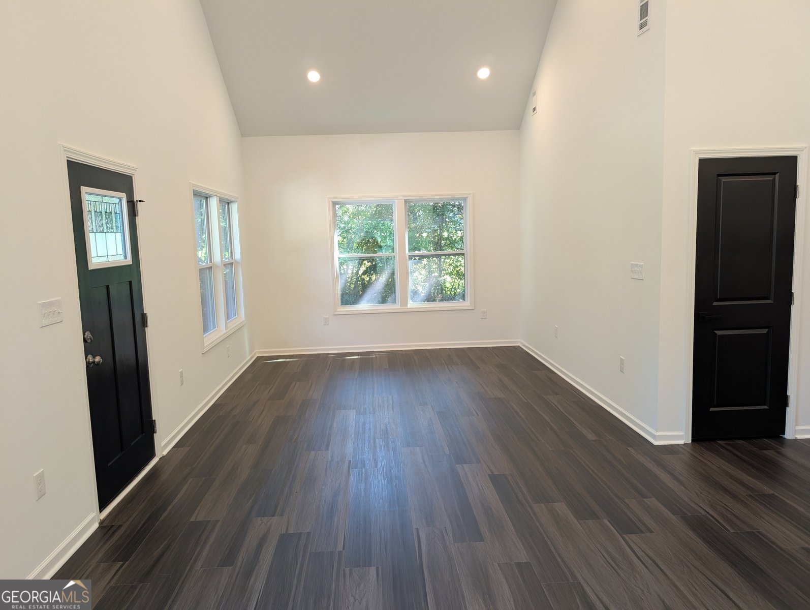 128 College Drive Barnesville - 35