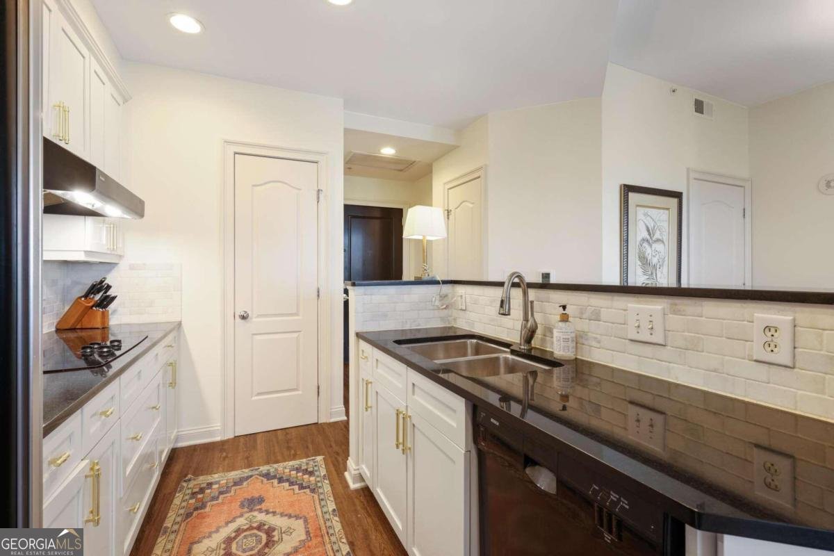 2828 Peachtree Road Atlanta - 5