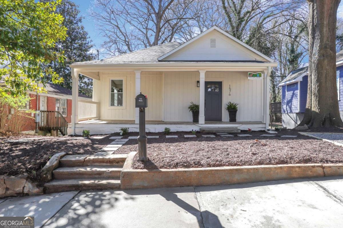 1576 Elixir Avenue Atlanta - 1