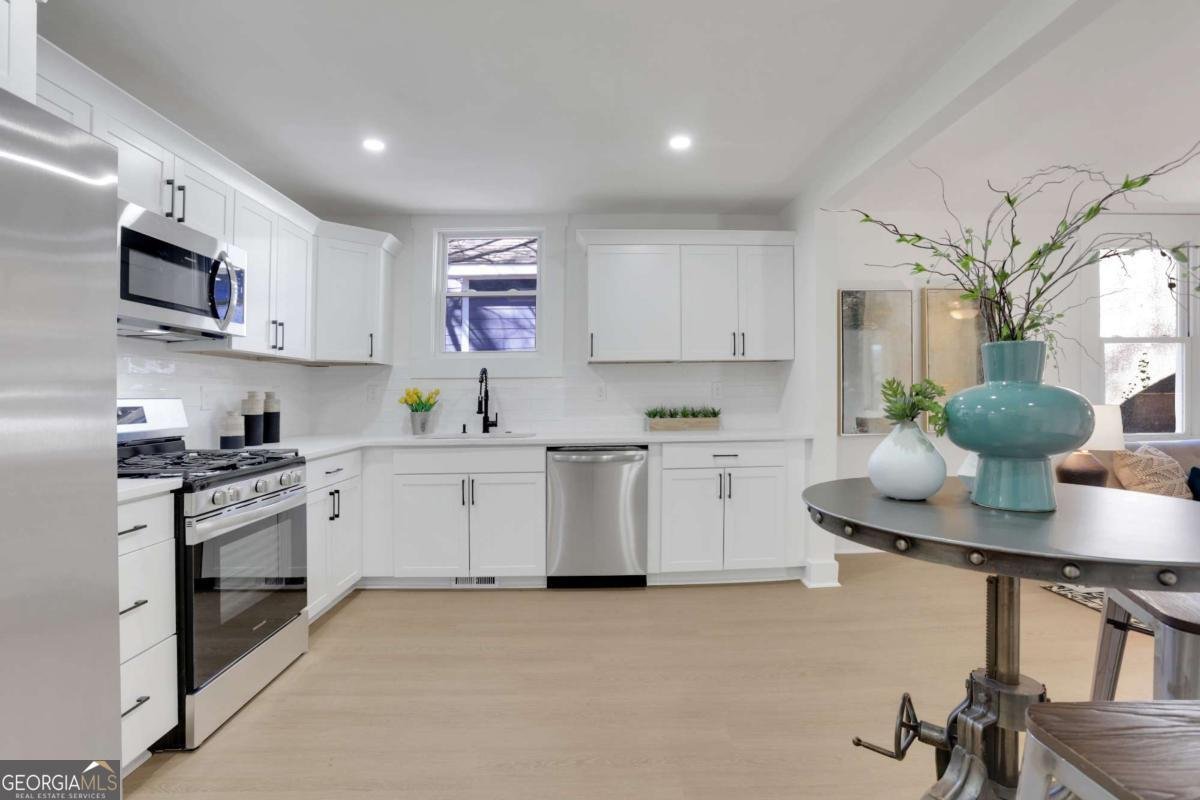 1576 Elixir Avenue Atlanta - 9