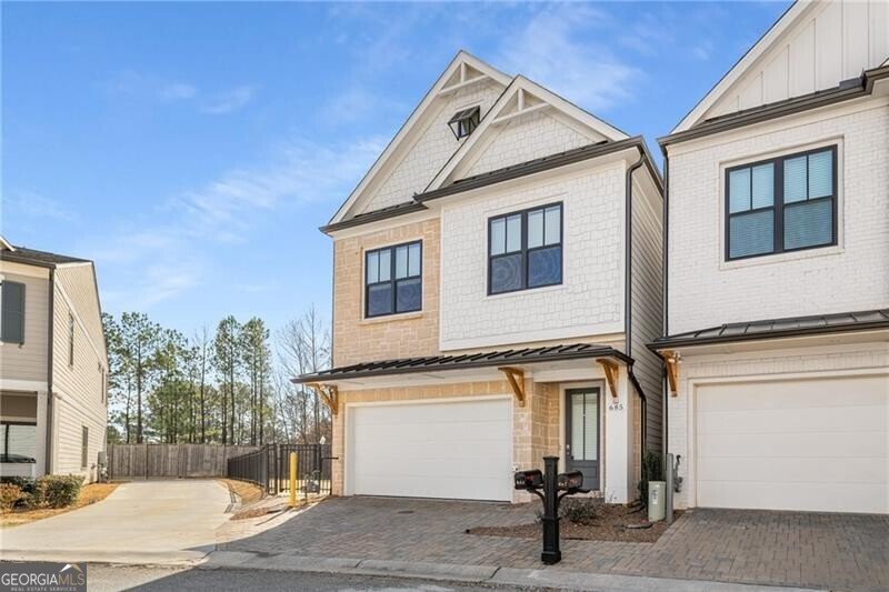 685 Stickley Oak Way Woodstock - 2