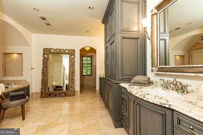 4421 Paradise Circle Vinings - 44