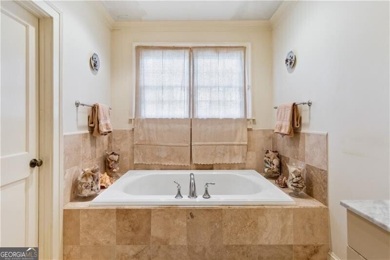 250 Lakeview Avenue Atlanta - 27