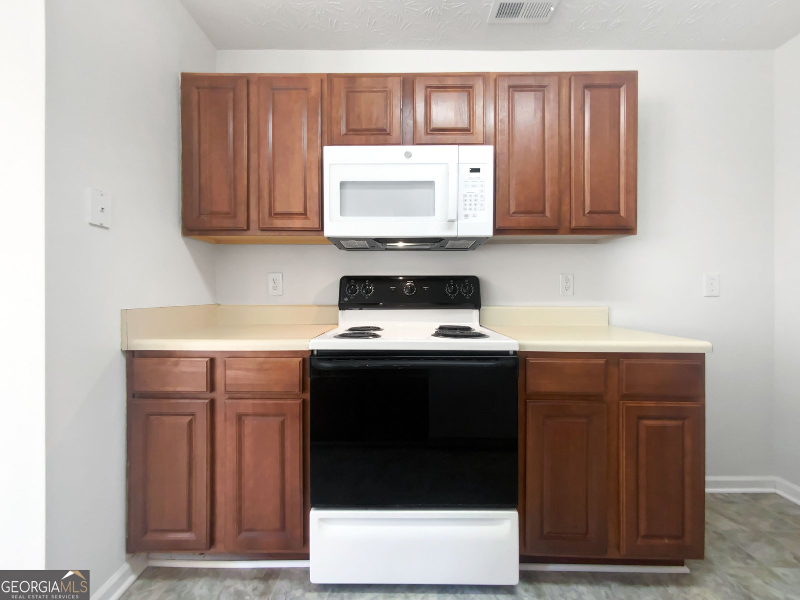 11403 South Grove Drive Hampton - 13