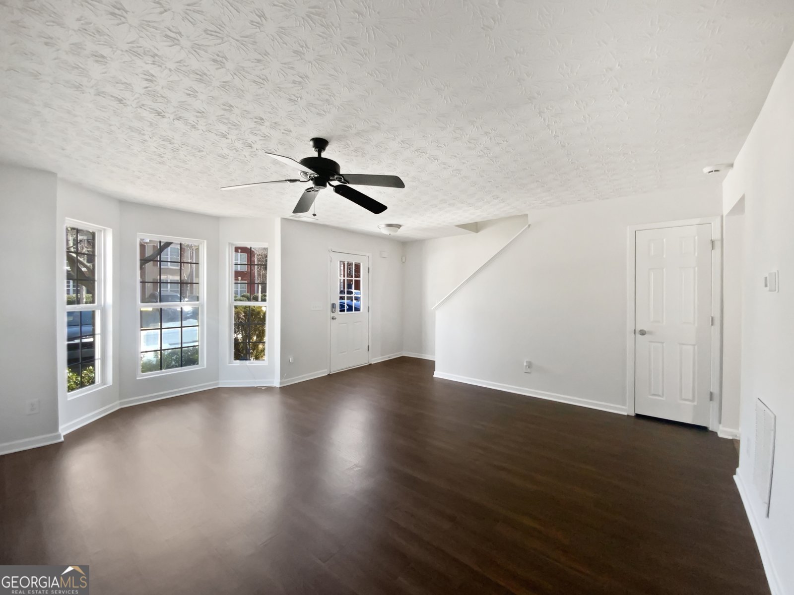 11403 South Grove Drive Hampton - 18