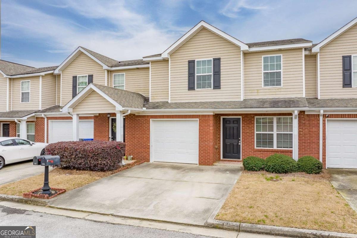 453 Tara Commons Circle Loganville - 1