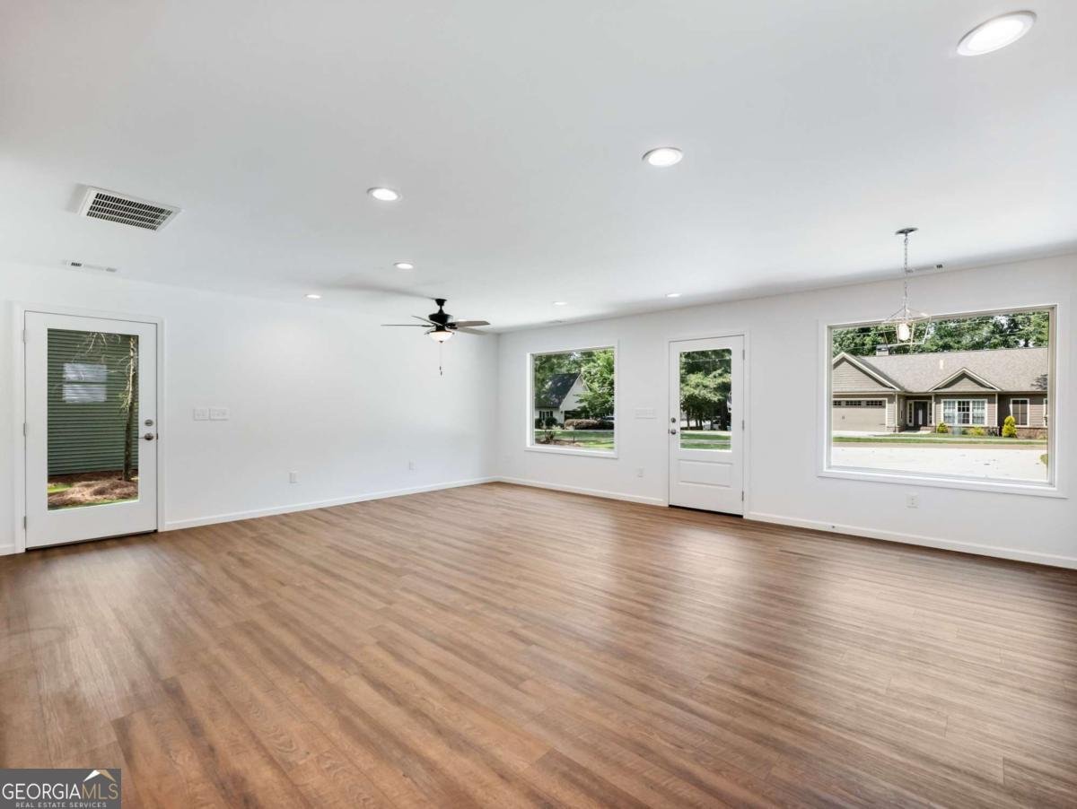 8083 Beachwood Drive Murrayville - 12