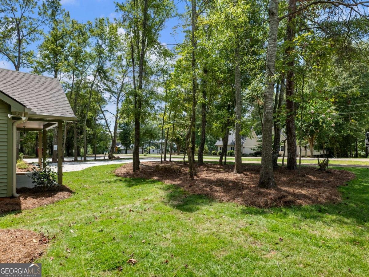 8087 Beachwood Drive Murrayville - 28
