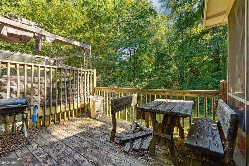 6226 LULLWATER Drive Douglasville - 9
