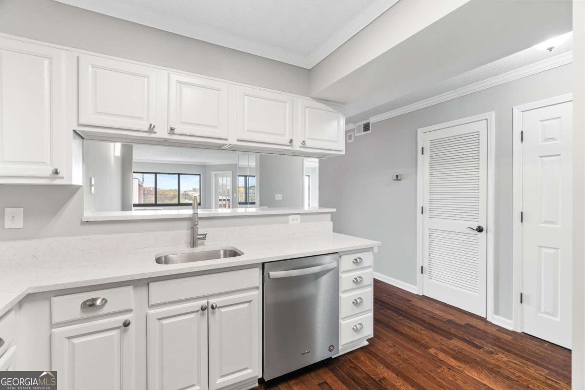 795 Hammond Drive Atlanta - 10